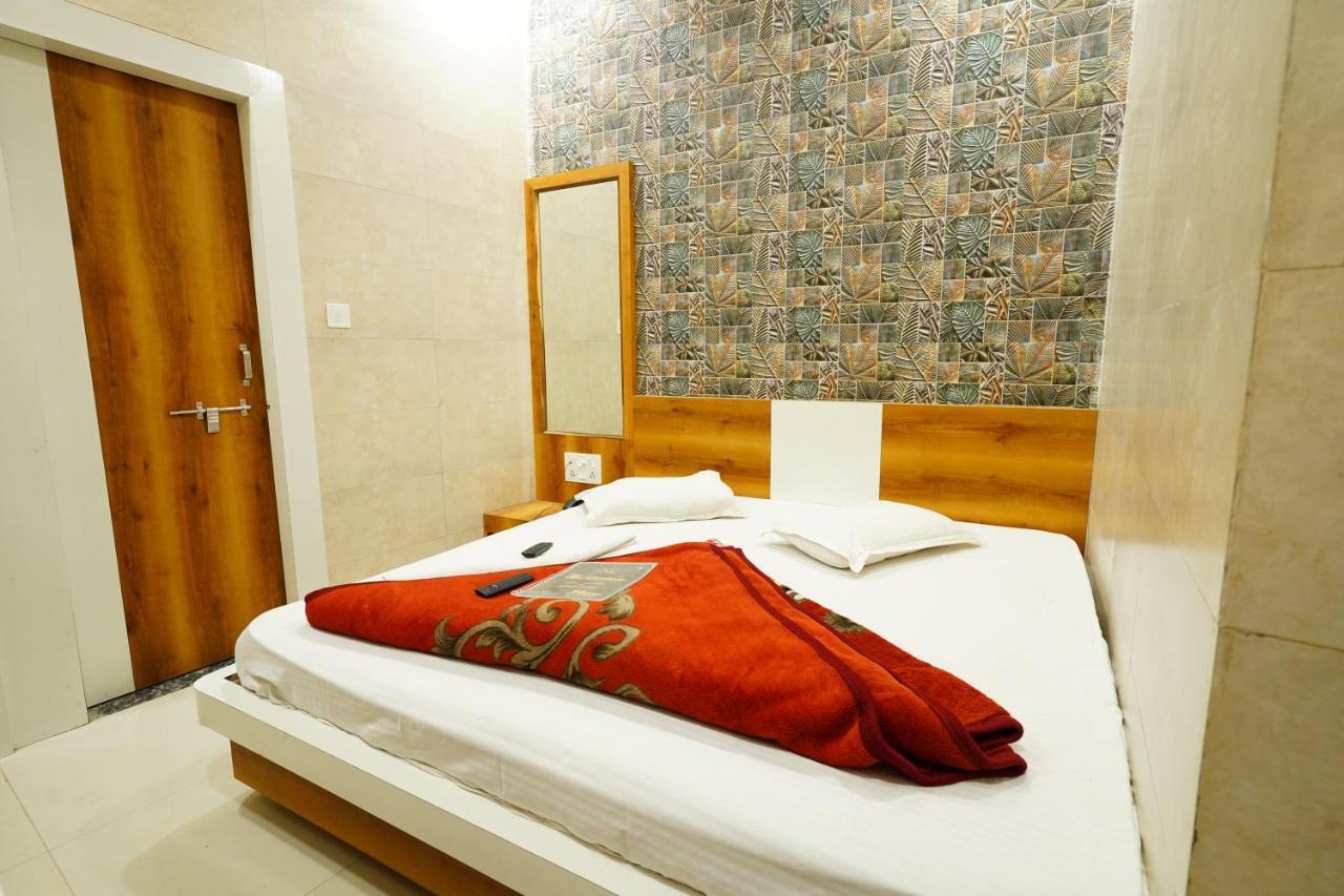 Hotel New Sundaram 150 Mtrs From Dargah อัจเมอร์ ภายนอก รูปภาพ