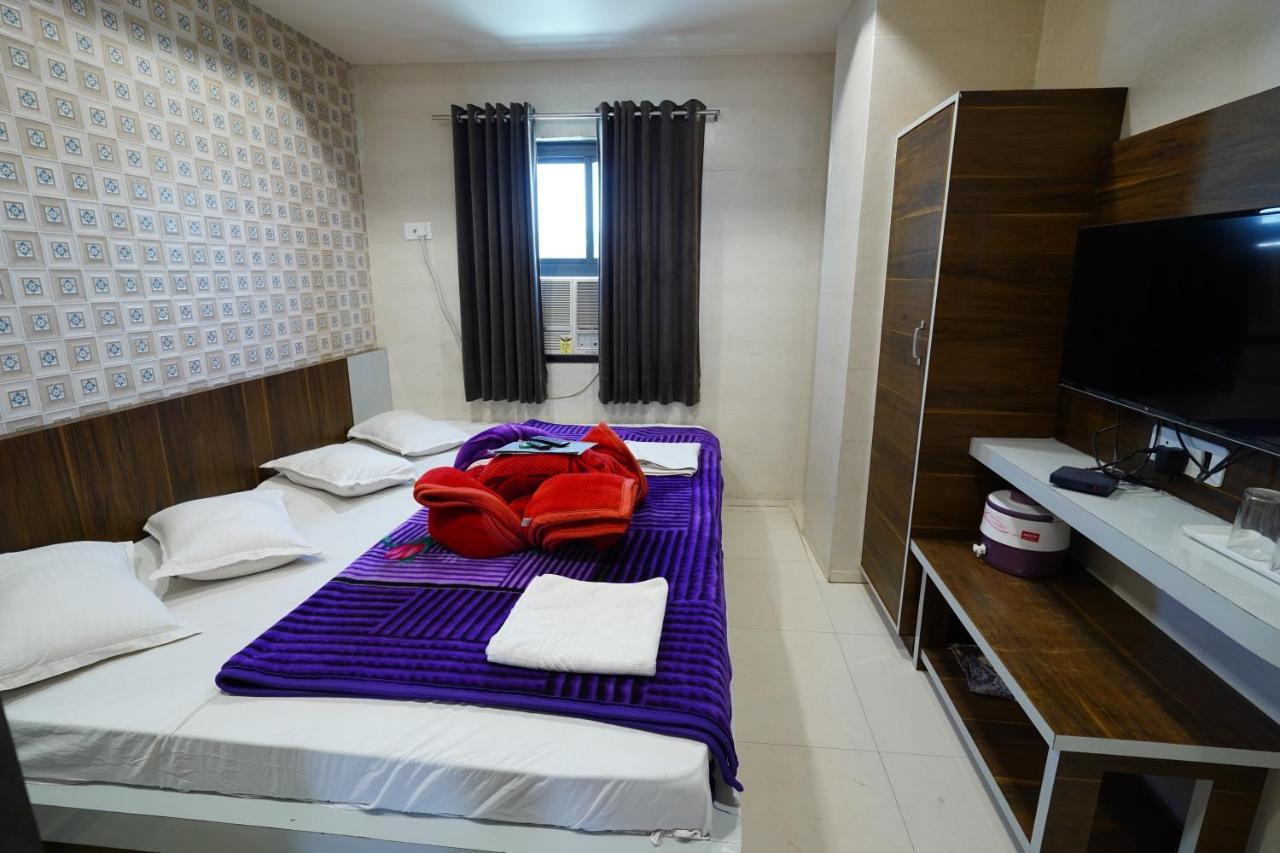 Hotel New Sundaram 150 Mtrs From Dargah อัจเมอร์ ภายนอก รูปภาพ