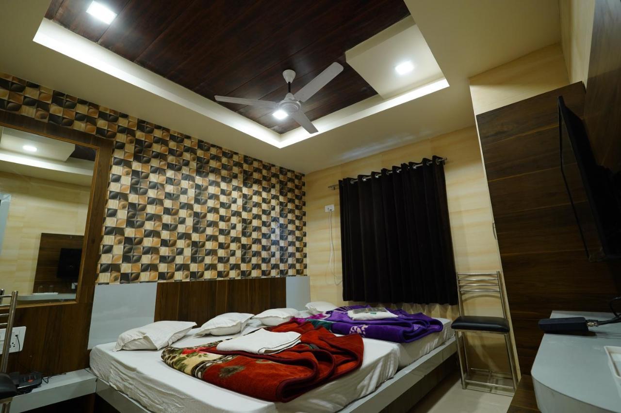 Hotel New Sundaram 150 Mtrs From Dargah อัจเมอร์ ภายนอก รูปภาพ