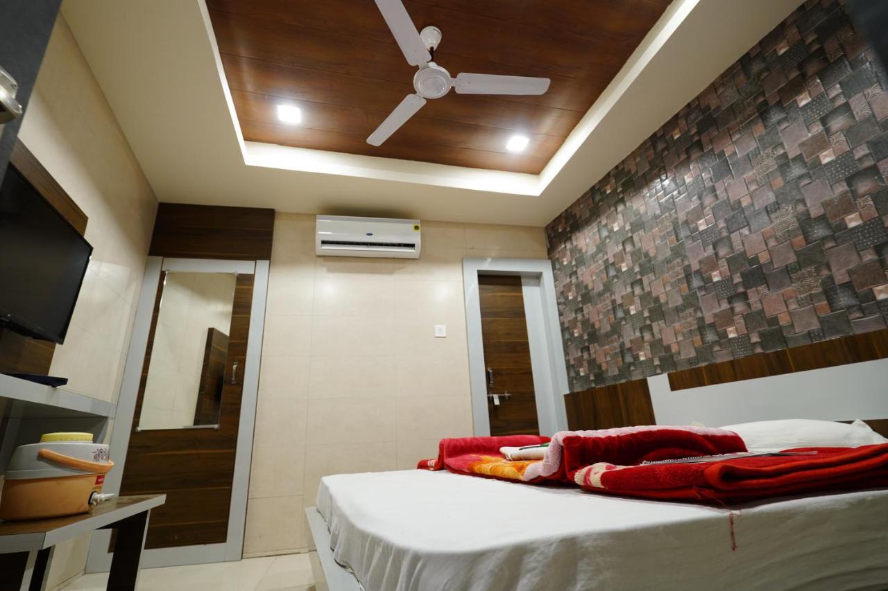 Hotel New Sundaram 150 Mtrs From Dargah อัจเมอร์ ภายนอก รูปภาพ