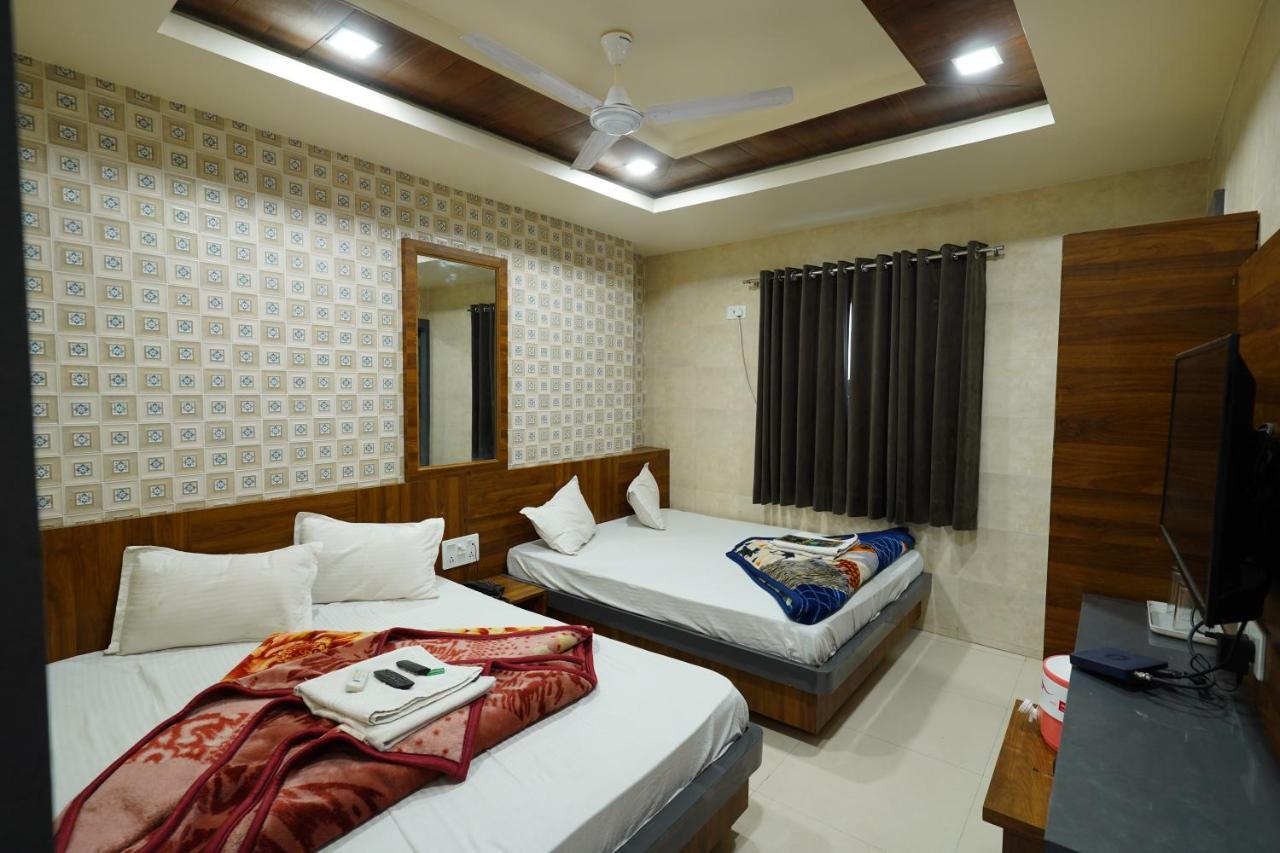 Hotel New Sundaram 150 Mtrs From Dargah อัจเมอร์ ภายนอก รูปภาพ