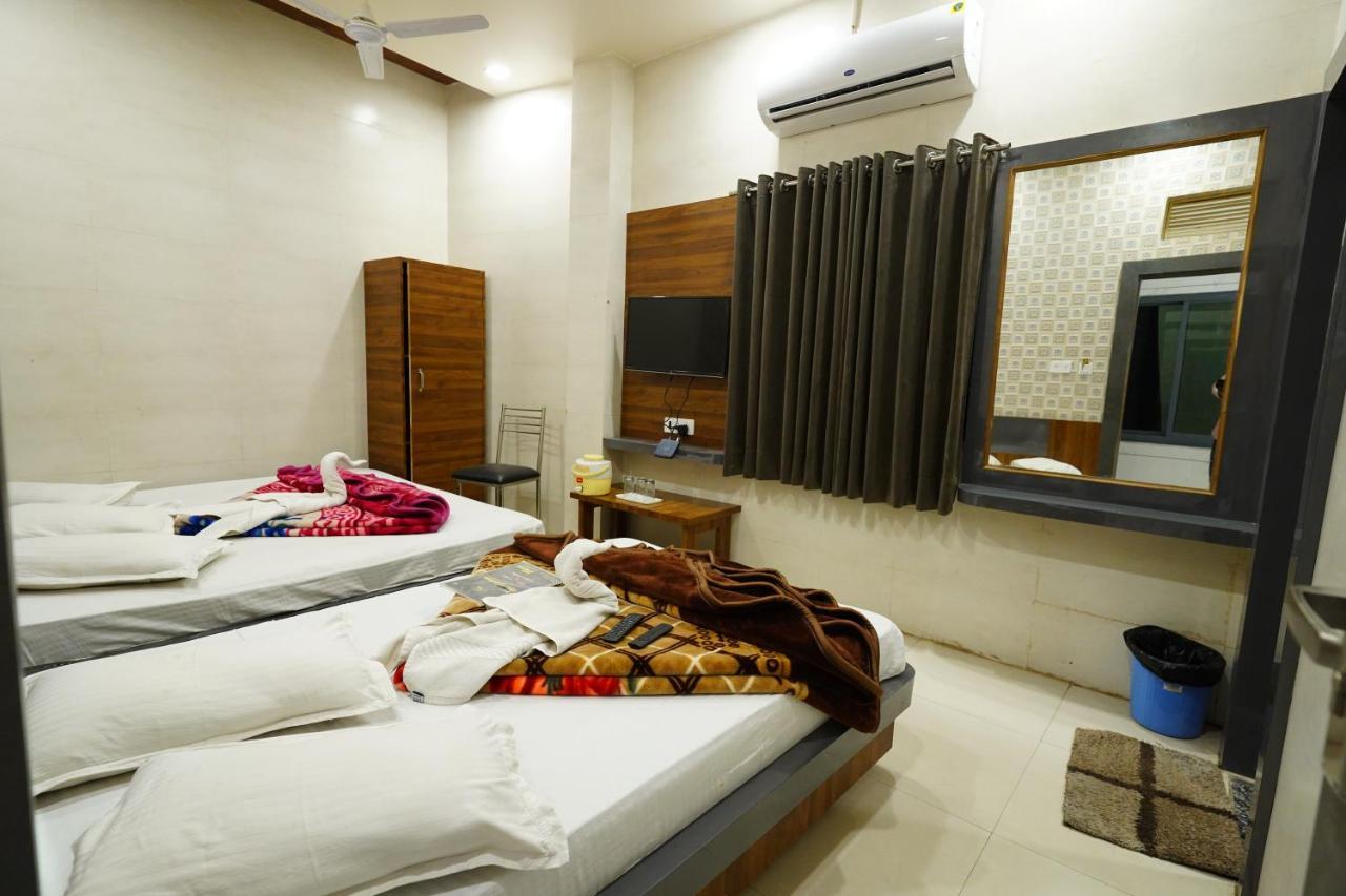 Hotel New Sundaram 150 Mtrs From Dargah อัจเมอร์ ภายนอก รูปภาพ