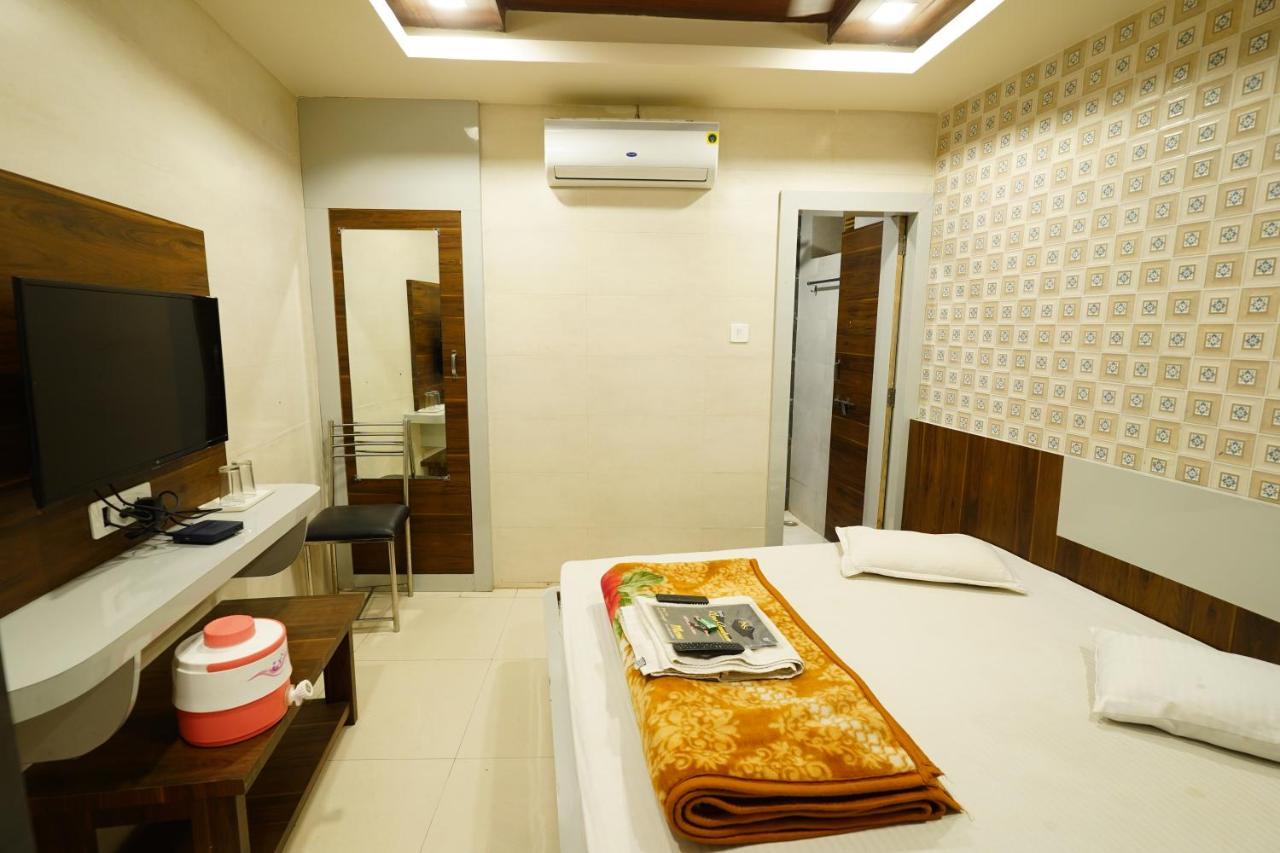 Hotel New Sundaram 150 Mtrs From Dargah อัจเมอร์ ภายนอก รูปภาพ