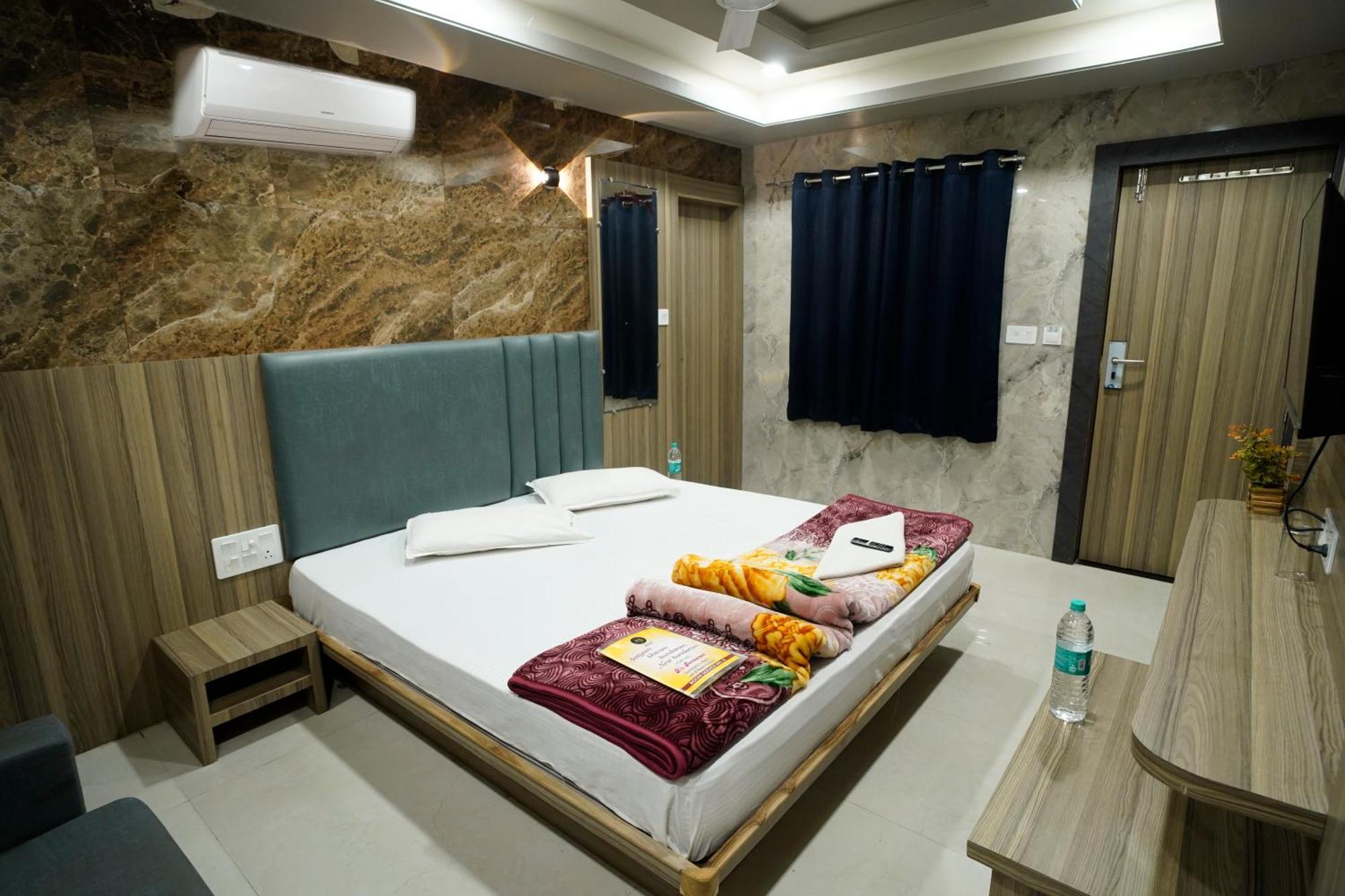 Hotel New Sundaram 150 Mtrs From Dargah อัจเมอร์ ภายนอก รูปภาพ