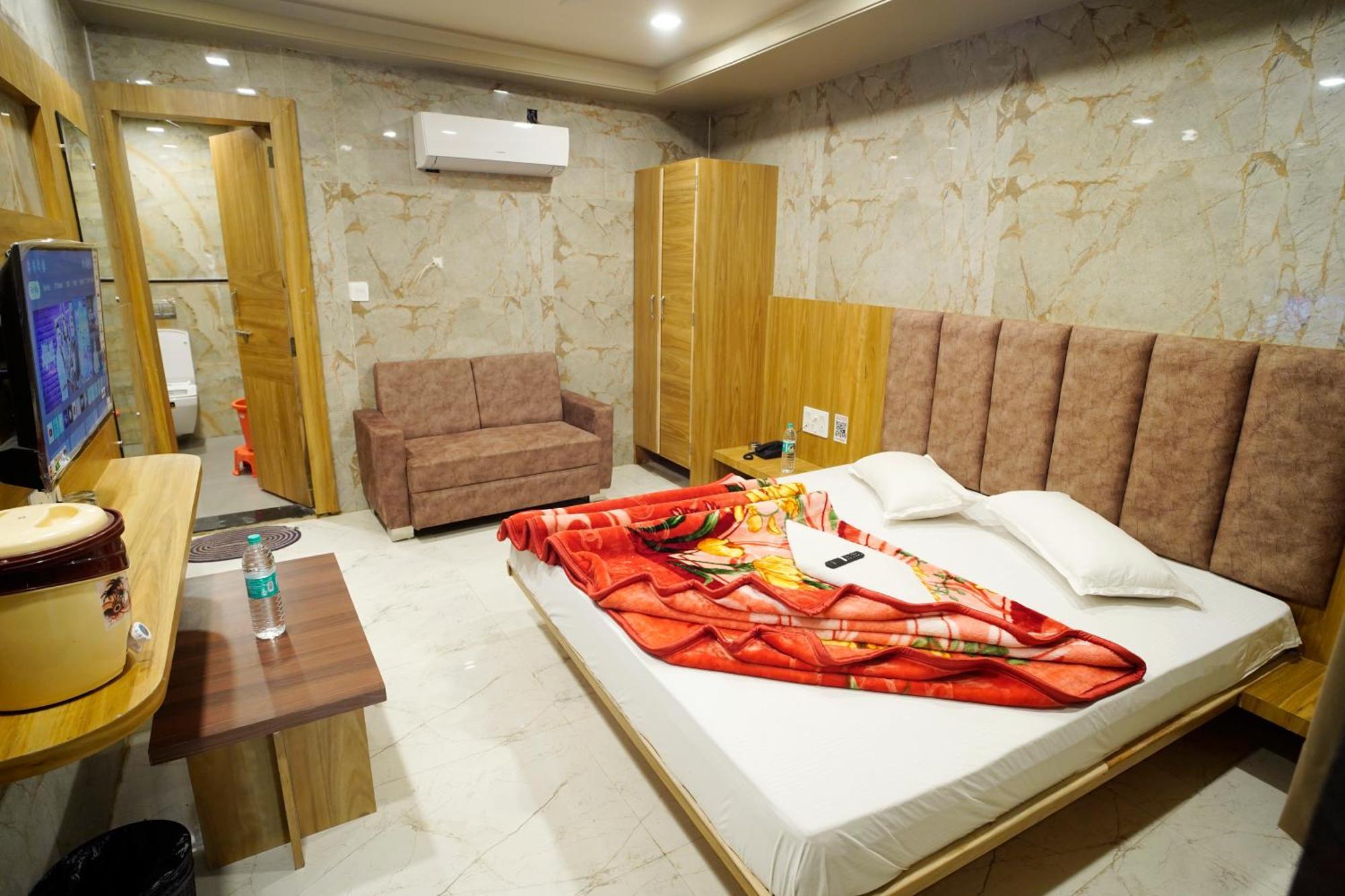 Hotel New Sundaram 150 Mtrs From Dargah อัจเมอร์ ภายนอก รูปภาพ