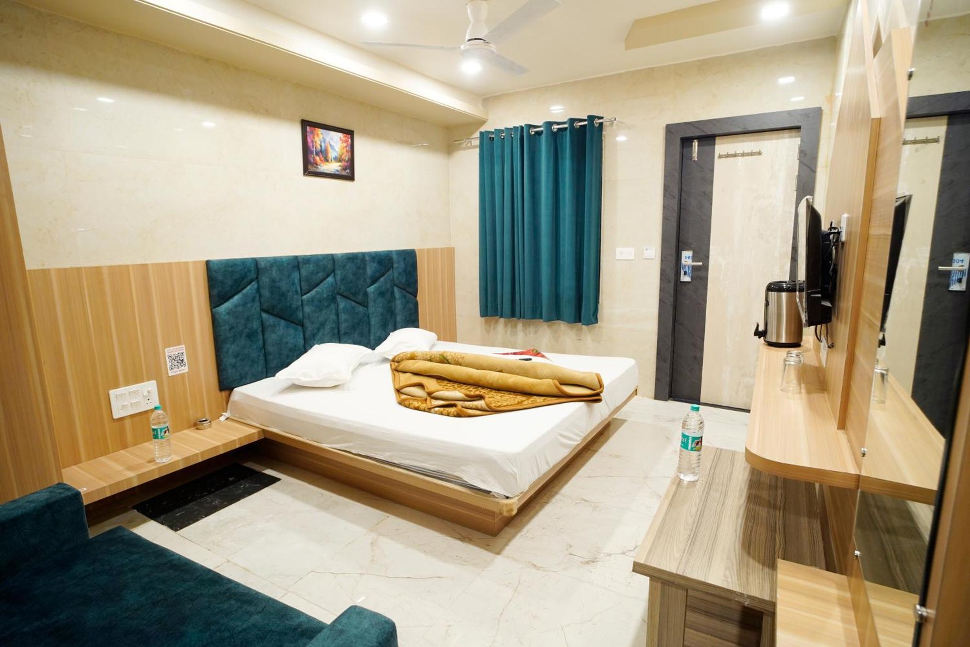 Hotel New Sundaram 150 Mtrs From Dargah อัจเมอร์ ภายนอก รูปภาพ