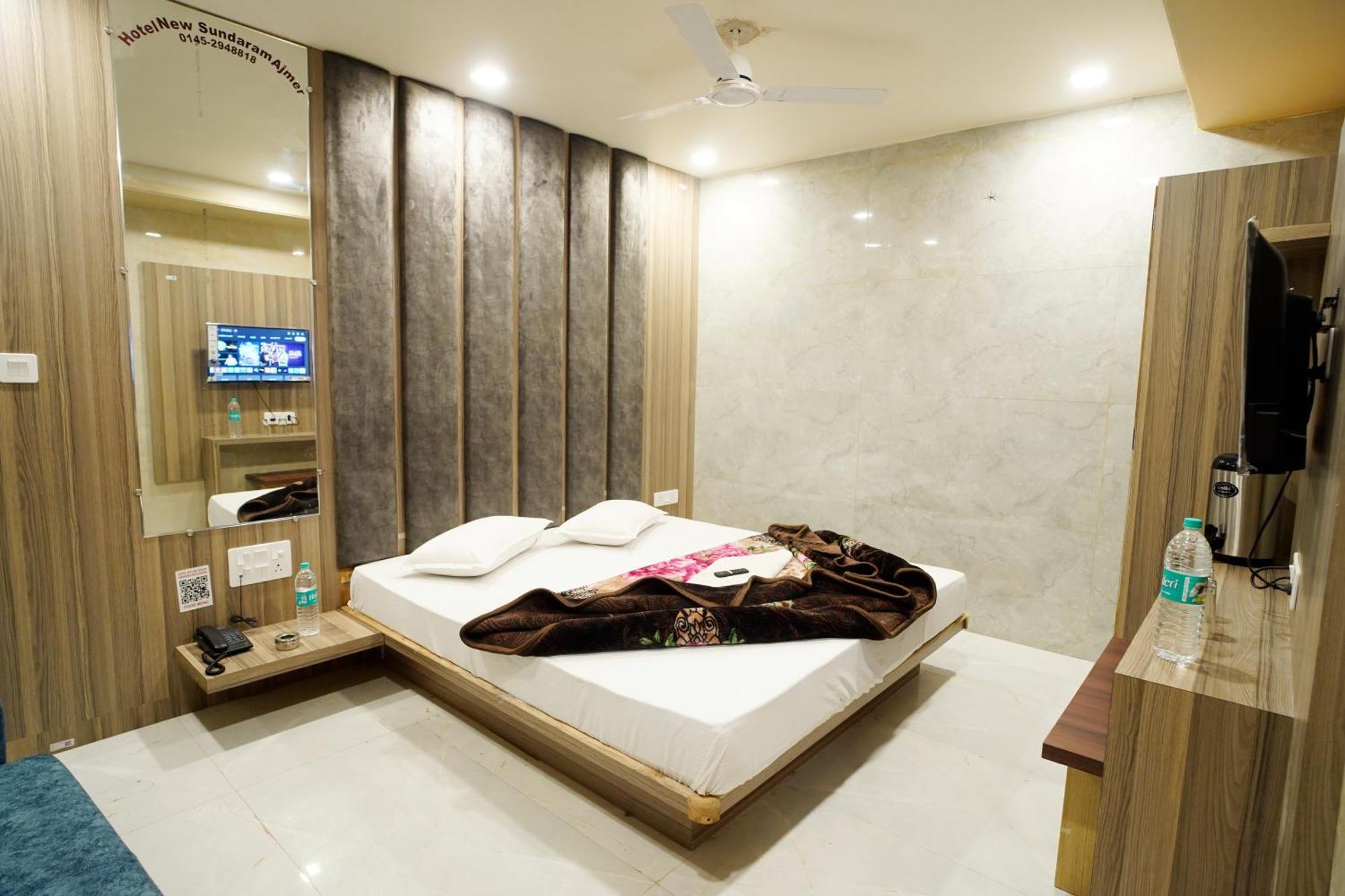 Hotel New Sundaram 150 Mtrs From Dargah อัจเมอร์ ภายนอก รูปภาพ